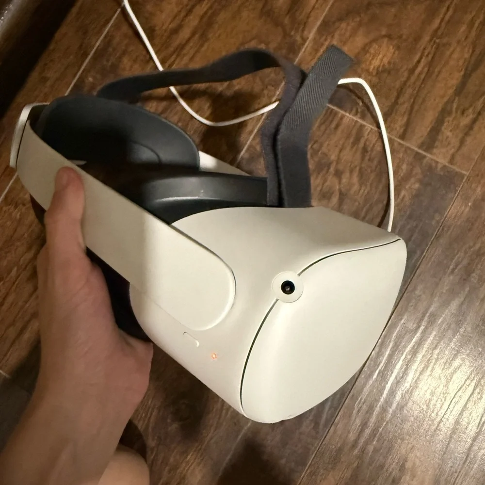 Quest 2 VR Headset - White